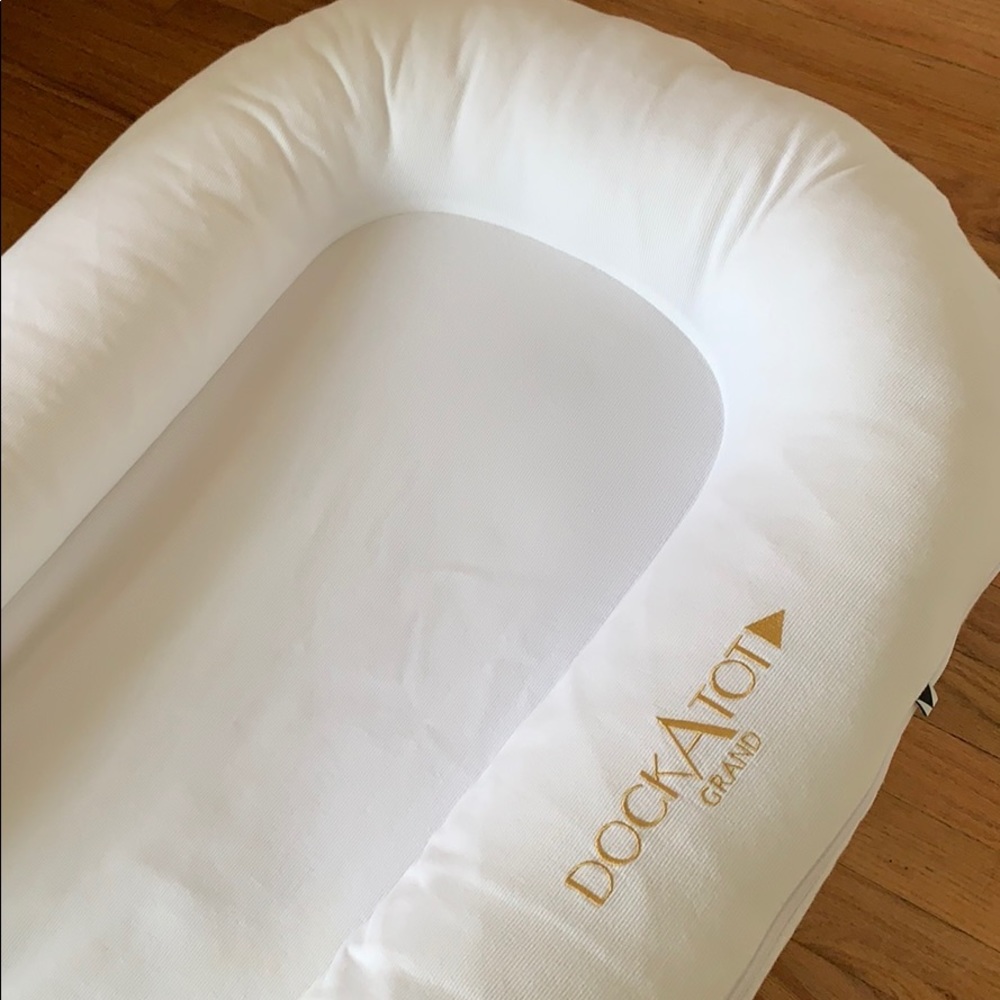 Dockatot Grand Dock with Pristine White Cover